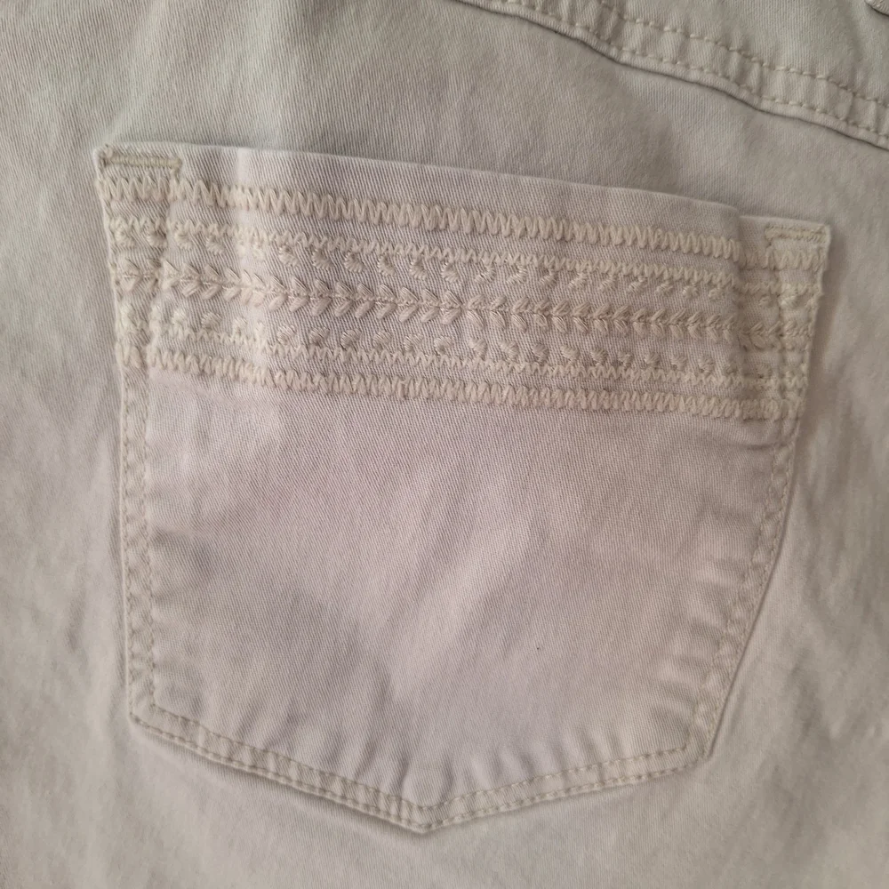 Gloria Vanderbilt Women's Light Beige Cotton Shorts. Sz 12 - Picture 5 of 6